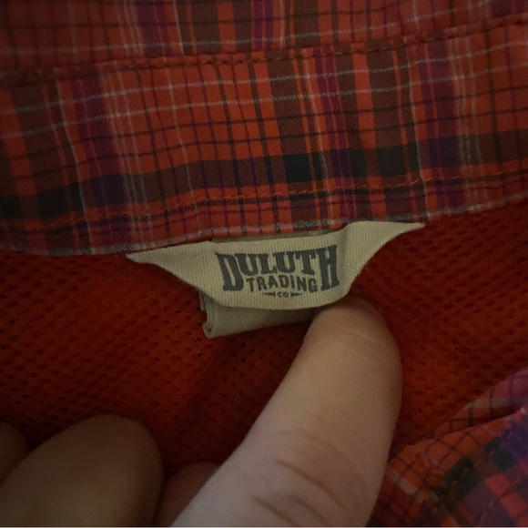 Duluth Trading Co Shirt Women's Medium Red Multicolor Vented Plaid Button Front - Picture 3 of 9